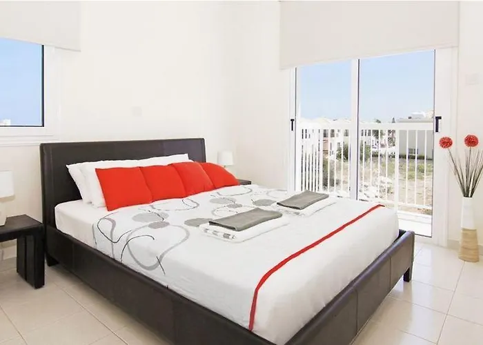 Florie Villa Protaras