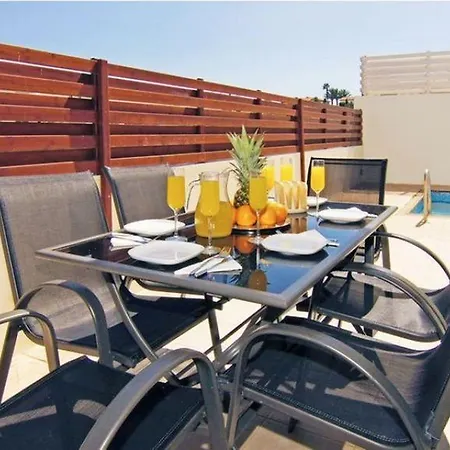 Florie Villa Protaras