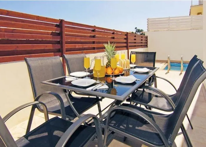 Florie Villa Protaras