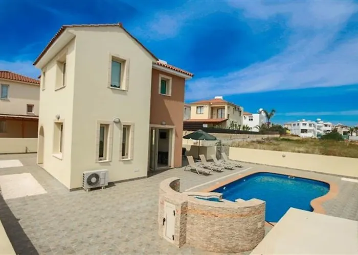 Florie Villa Protaras